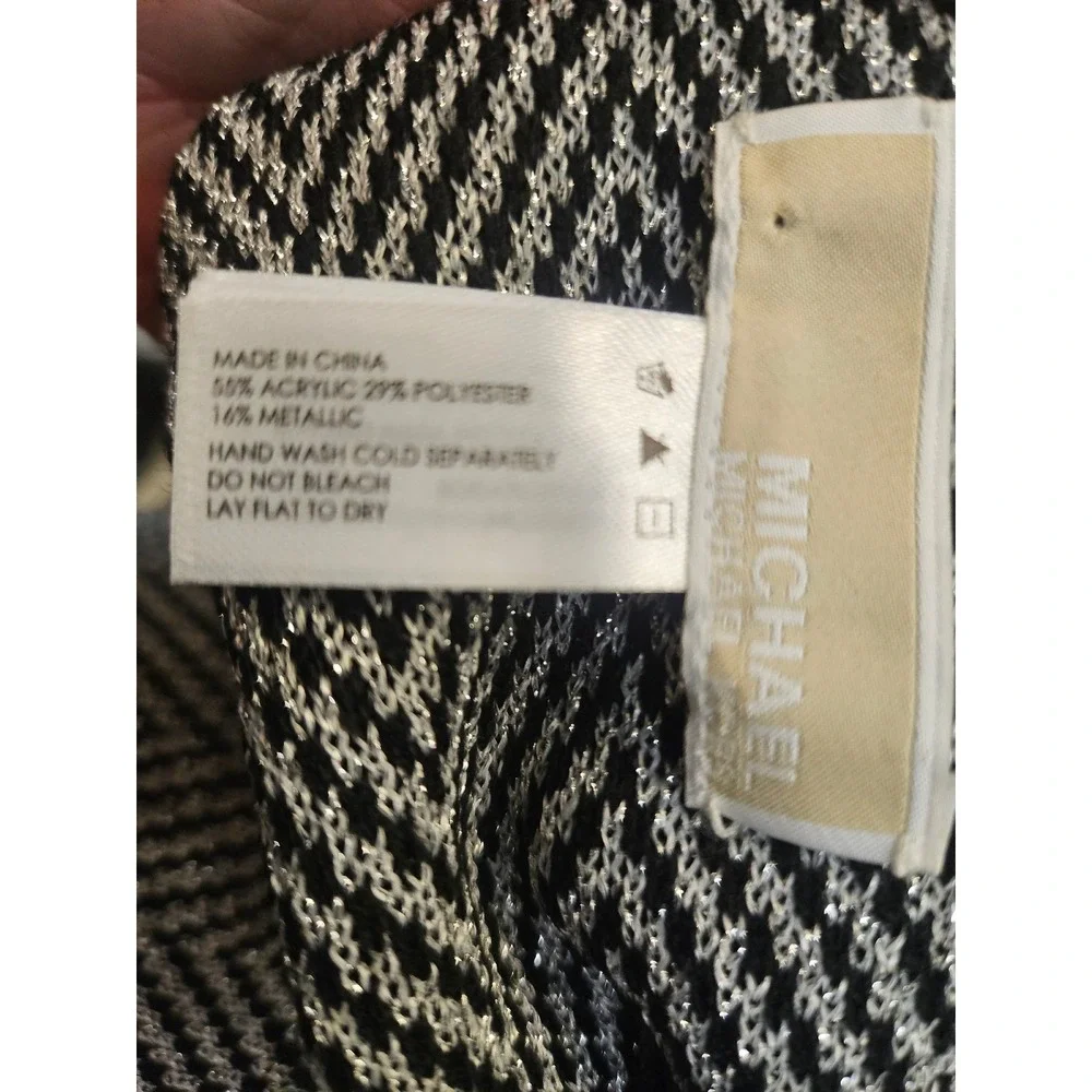 Michael Kors Metallic Silver Black Chevron Knit Logo Scarf